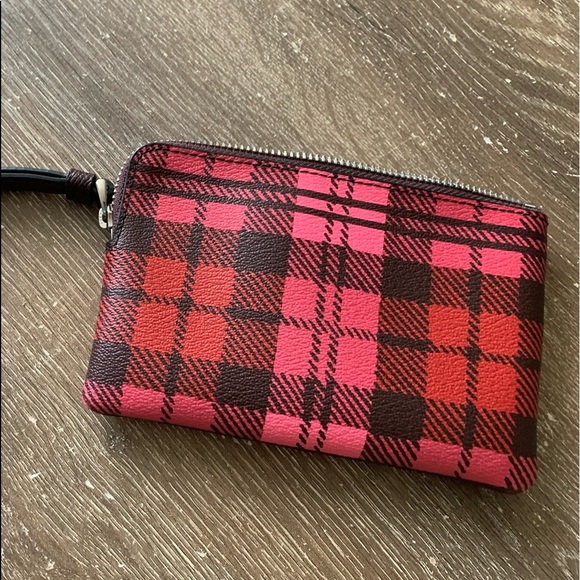 Red and black plaid Coach wristlet in great condition - Picture 3 of 3